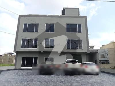 او پی ایف ہاؤسنگ سکیم - بلاک سی او پی ایف ہاؤسنگ سکیم,لاہور میں 10 کمروں کا 1 کنال عمارت 5.0 لاکھ میں کرایہ پر دستیاب ہے۔