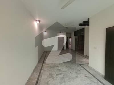 رحمان گارڈنز لاہور میں 3 کمروں کا 7 مرلہ فلیٹ 1.25 کروڑ میں برائے فروخت۔