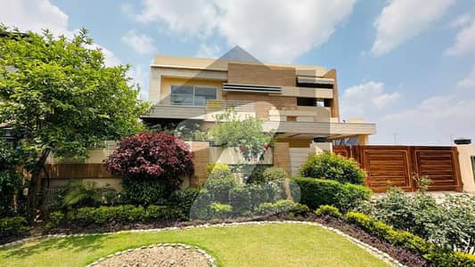 Top Class Luxurious 1 Kanal Modern Design House For Sale Near to Market