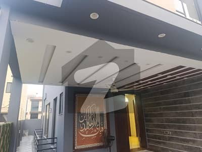 ڈی ایچ اے 9 ٹاؤن ۔ بلاک ڈی ڈی ایچ اے 9 ٹاؤن,ڈیفنس (ڈی ایچ اے),لاہور میں 6 کمروں کا 10 مرلہ مکان 6.5 کروڑ میں برائے فروخت۔