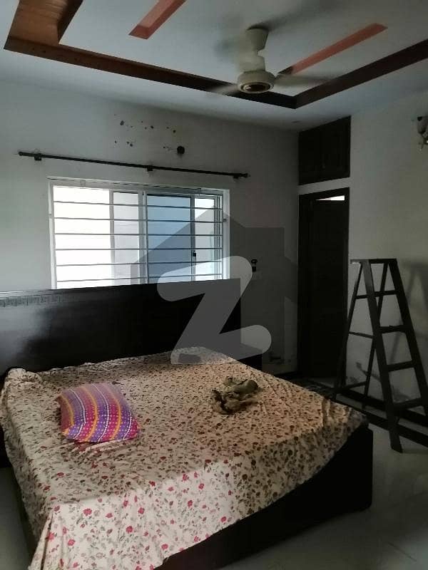 25x40 Ground Portion For Rent G13
