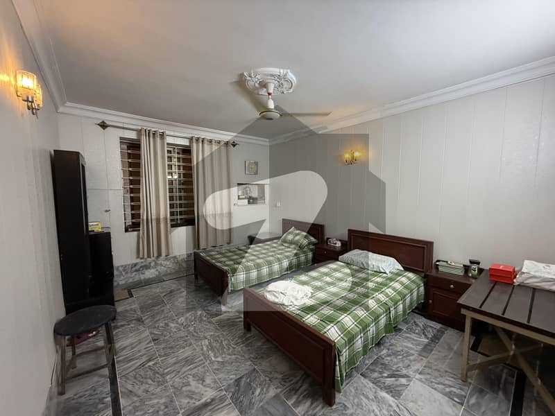 حیات آباد فیز 6 - ایف4 حیات آباد فیز 6,حیات آباد,پشاور میں 8 کمروں کا 1 کنال مکان 9.0 کروڑ میں برائے فروخت۔ حیات آباد فیز 6 - ایف4 حیات آباد فیز 6,حیات آباد,پشاور میں 8 کمروں کا 1 کنال مکان 9.0 کروڑ میں برائے فروخت۔