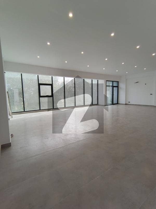 COMMERCIAL SPACE FOR RENT