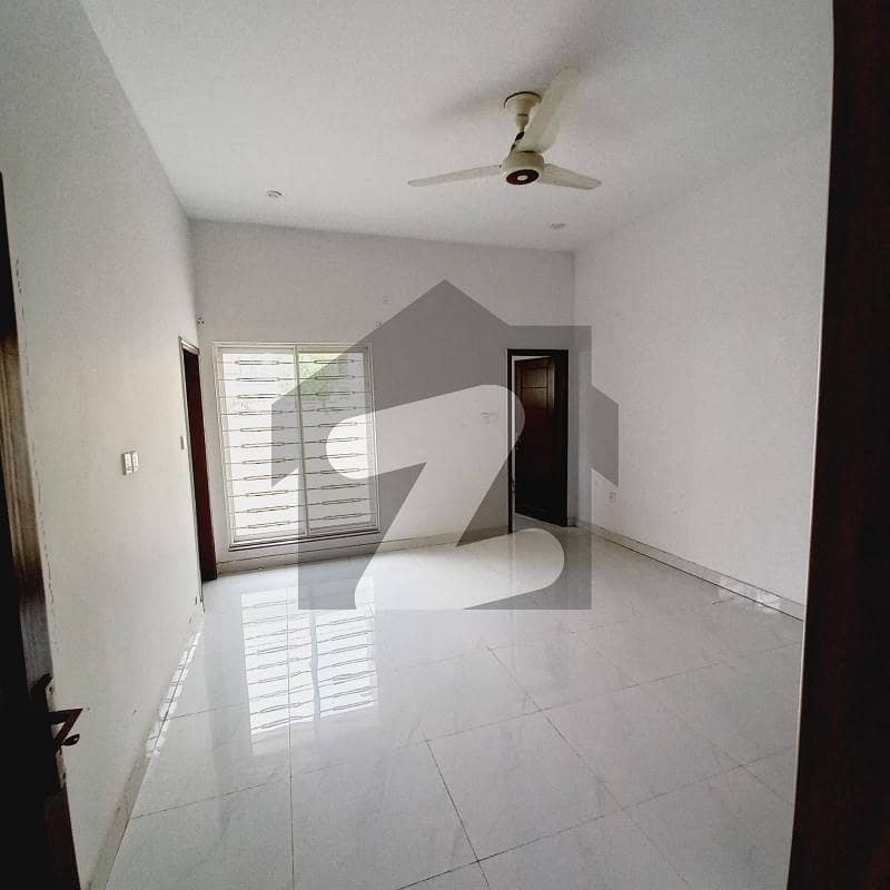 10 MARLA UPPER PORTION FOR RENT IN NAWAB TOWN NEAR ALI TOWN STATION ...