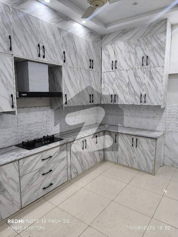 6 beds & 7 baths 2DD & 2 TV lounge & 2 kitchen