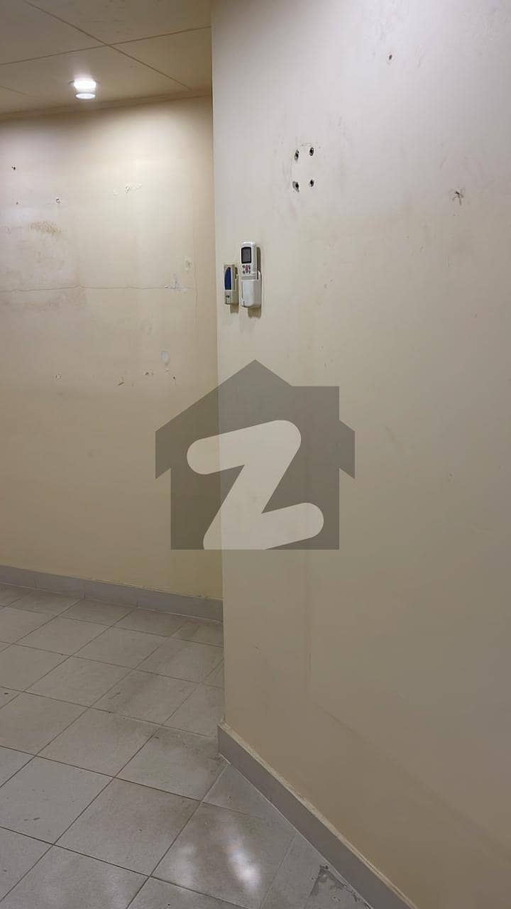 HUGE OFFICE - COMMERCIAL BUILDING - ROAD FACING