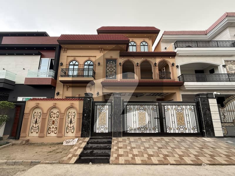 10 Marla Luxry House For Sale 10 Marla Luxry House For Sale