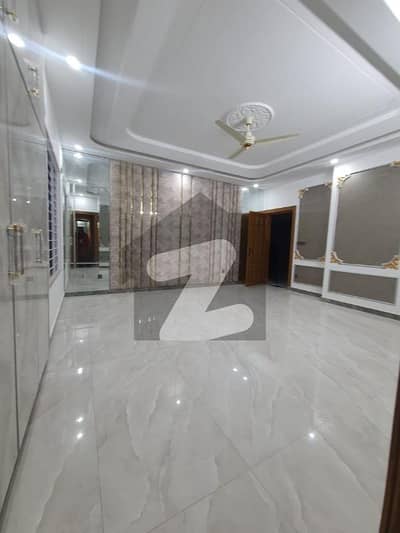 نارتھ ناظم آباد ۔ بلاک ایل نارتھ ناظم آباد,کراچی میں 10 کمروں کا 1 کنال مکان 13.5 کروڑ میں برائے فروخت۔