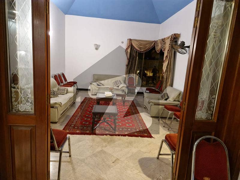 BEAUTIFUL CORNER HOUSE IN MAIN CANTT BEAUTIFUL CORNER HOUSE IN MAIN CANTT