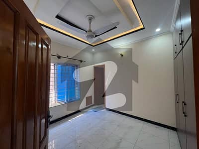 G-13 Islamabad (25*40) ( 4 Marla ) Full house For Rent