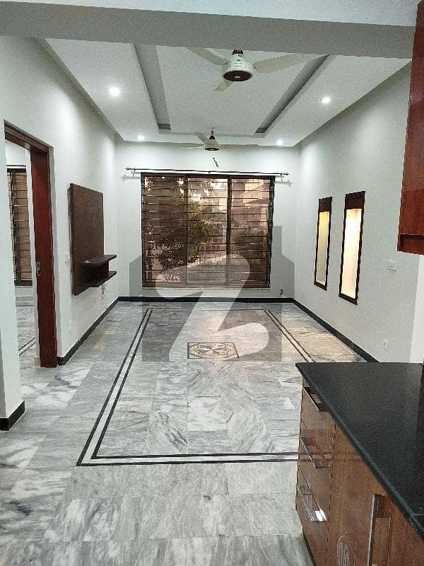 8marla Beautiful Ground Portion Available For Rent.