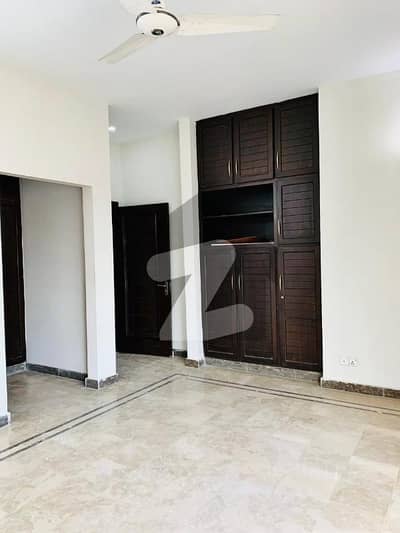 Prime Location House Space For Rent In G-13 Islamabad! Corner Category & Viewing Double Road |