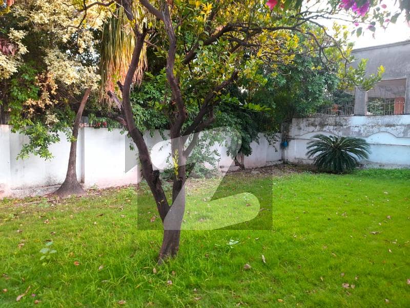 ایف ۔ 7 اسلام آباد میں 7 کمروں کا 1 کنال مکان 35.0 کروڑ میں برائے فروخت۔