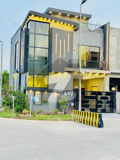 5.1 Marla Corner Modern Double Heighted Luxurious House For Sale