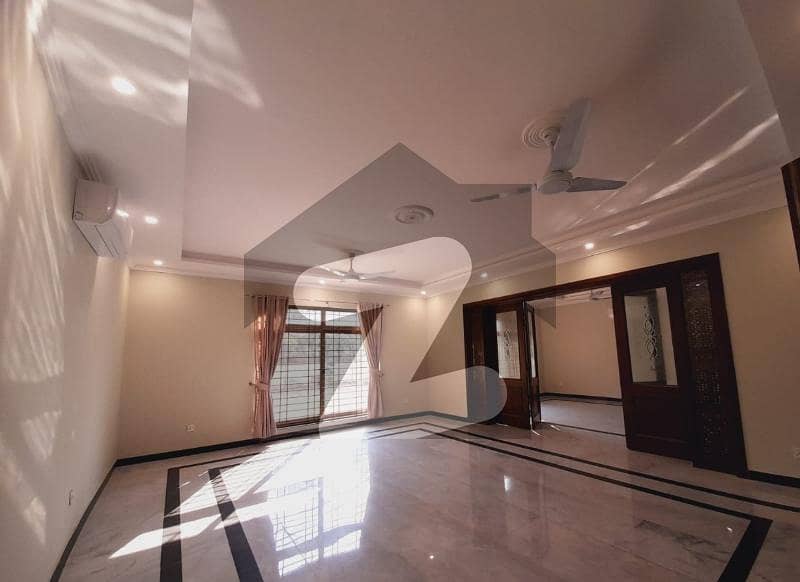 ایف ۔ 7 اسلام آباد میں 6 کمروں کا 2 کنال مکان 70.0 کروڑ میں برائے فروخت۔