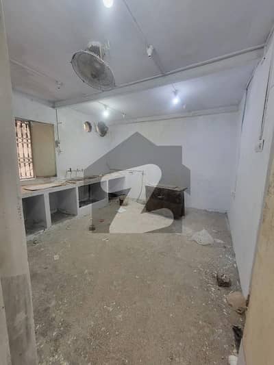 10 MARLA APARTMENT AVAILABLE FOR RENT IN AGRO FLATS SHADMAN