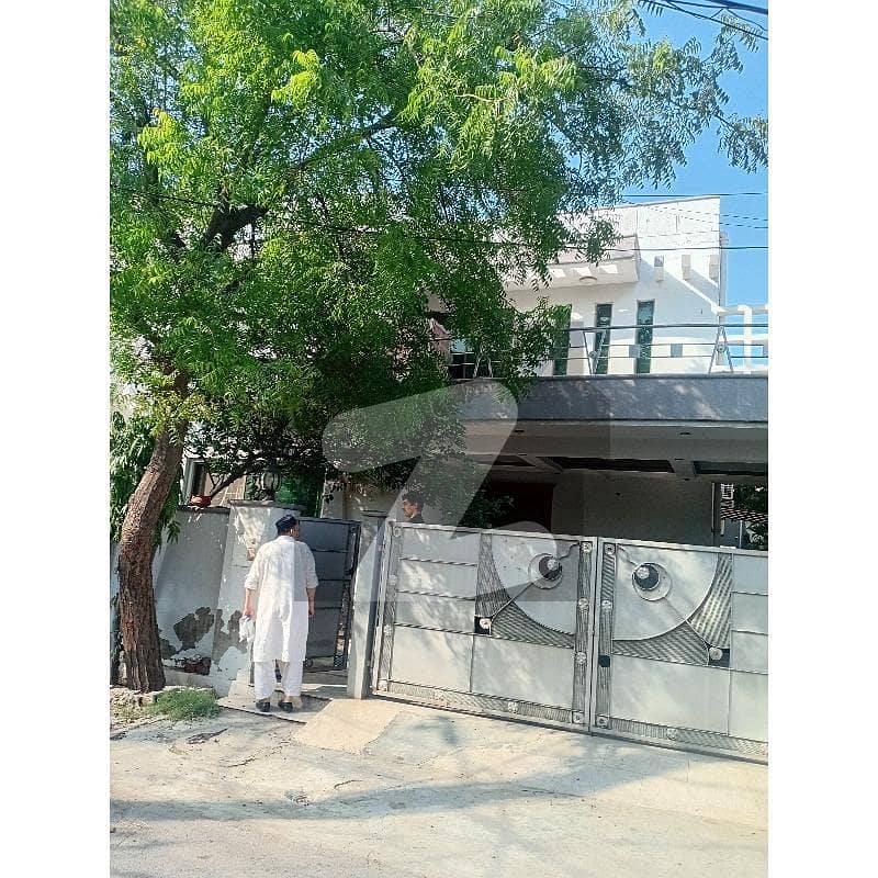 پنجاب کوآپریٹو ہاؤسنگ سوسائٹی لاہور میں 4 کمروں کا 10 مرلہ مکان 3.5 کروڑ میں برائے فروخت۔