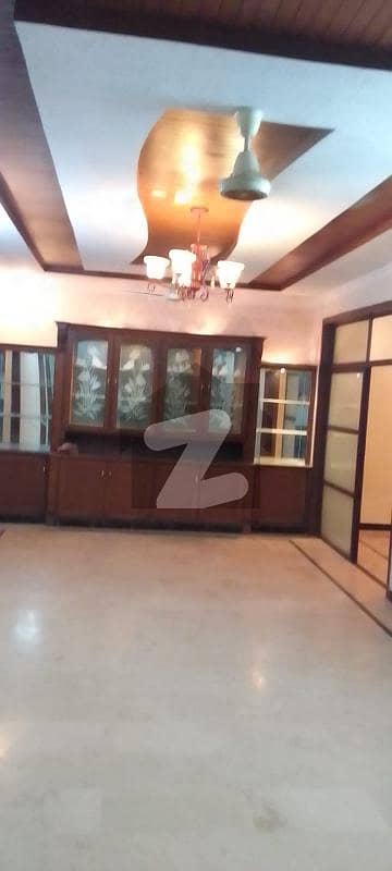 Upper Portion For Rent In G-13 (35x70)