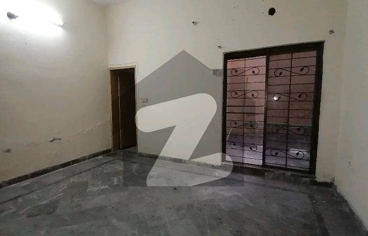 سبزہ زار سکیم لاہور میں 4 کمروں کا 5 مرلہ مکان 2.0 کروڑ میں برائے فروخت۔ سبزہ زار سکیم لاہور میں 4 کمروں کا 5 مرلہ مکان 2.0 کروڑ میں برائے فروخت۔