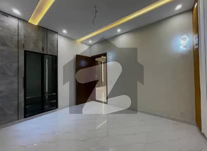 ڈی ایچ اے ڈیفینس فیز 5 ڈی ایچ اے ڈیفینس,اسلام آباد میں 3 کمروں کا 1 کنال بالائی پورشن 90.0 ہزار میں کرایہ پر دستیاب ہے۔ ڈی ایچ اے ڈیفینس فیز 5 ڈی ایچ اے ڈیفینس,اسلام آباد میں 3 کمروں کا 1 کنال بالائی پورشن 90.0 ہزار میں کرایہ پر دستیاب ہے۔