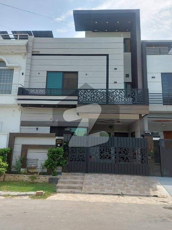 5 MARLA BRAND NEW HOUSE SALE