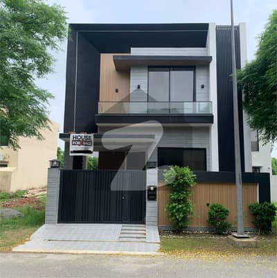 5 MARLA BRAND NEW TOP NOTCH LOCATION HOUSE IS FOR SALE IN DHA PHASE 11 RAHBAR BLOCK "P"