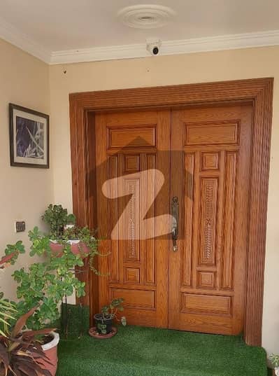 1 Kanal Corner House For Sale In Bahria Phase 8, Sector G, SOLAR System Installed