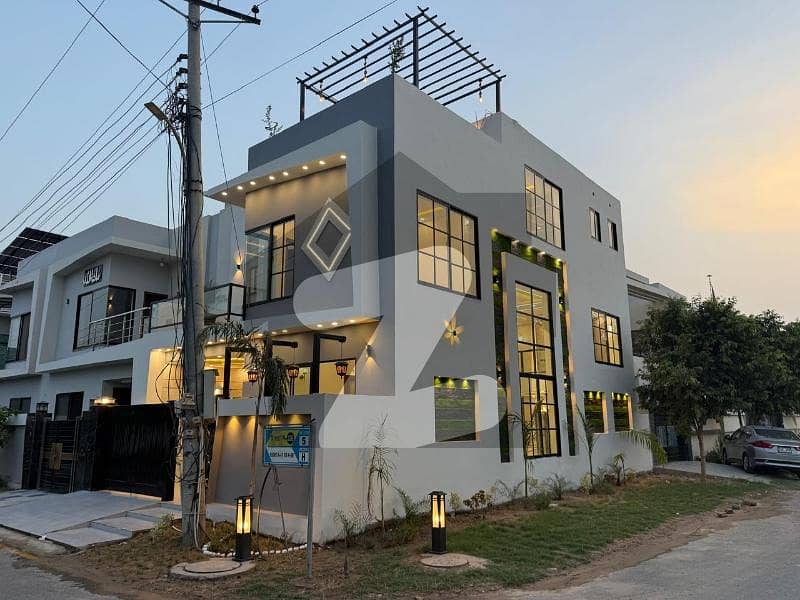 4.10 MARLA HOUSE AVAILABLE FOR SALE