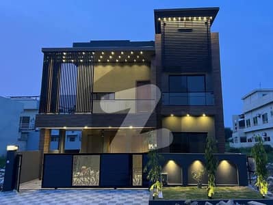 10 Marla Brand New House Available For Rent In Lake City