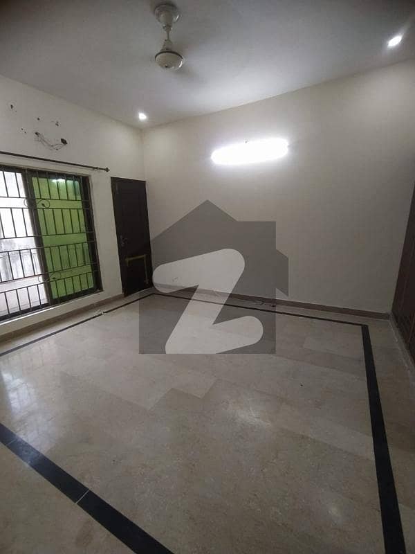 10 Marla Upper Portion Available For Rent 10 Marla Upper Portion Available For Rent