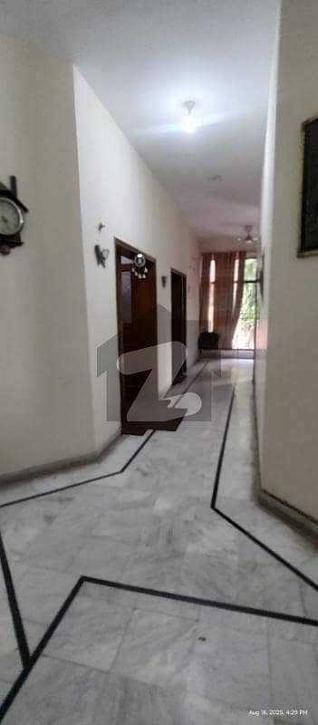 1 KANAL 6 BEDS HOUSE NEAR LGS AND LACAS