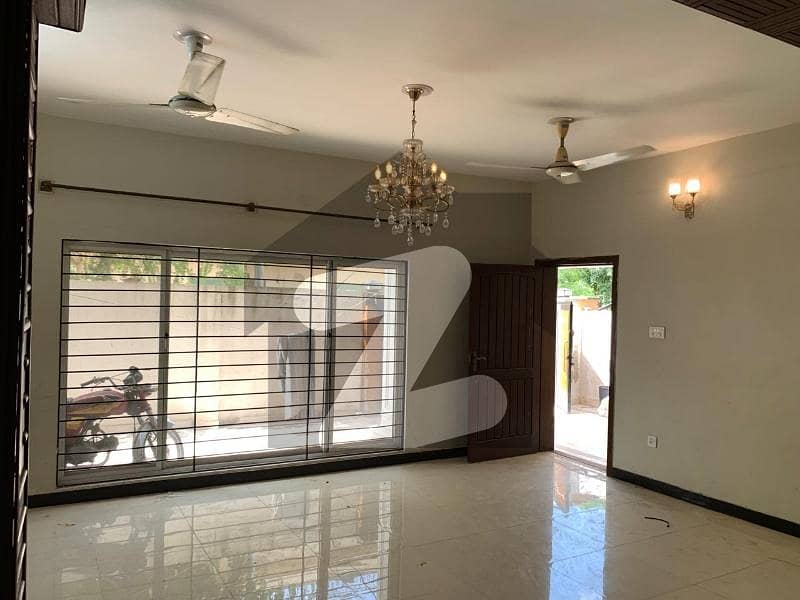 Upr portion for Rent G10-3 ideal location Upr portion for Rent G10-3 ideal location