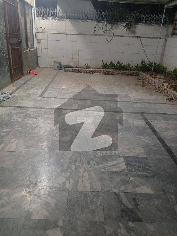 جی ۔ 10 اسلام آباد میں 5 کمروں کا 1 کنال مکان 13.5 کروڑ میں برائے فروخت۔