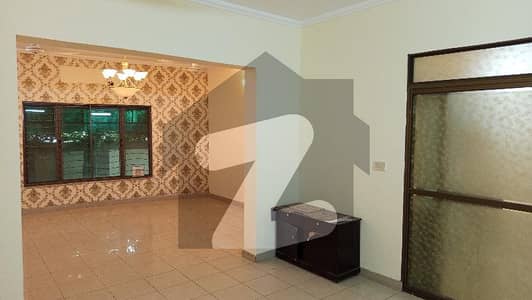A Centrally Located Upper Portion Is Available For Rent In Lahore