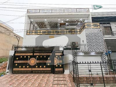 سبزہ زار سکیم ۔ بلاک جی سبزہ زار سکیم,لاہور میں 5 کمروں کا 10 مرلہ مکان 4.5 کروڑ میں برائے فروخت۔