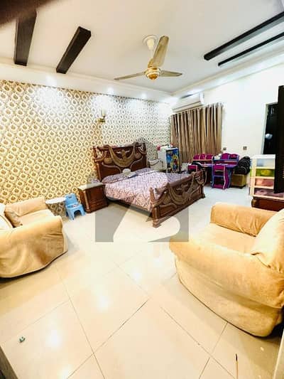 Slitly Use Beautiful Corner House