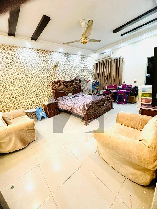 Slitly Use Beautiful Corner House Slitly Use Beautiful Corner House