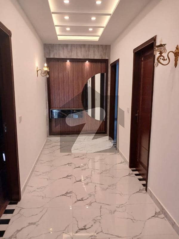 1 Kanal House For Sale Hot Location