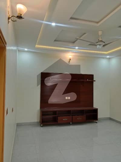 بحریہ انکلیو - سیکٹر سی 1 بحریہ انکلیو,بحریہ ٹاؤن,اسلام آباد میں 5 کمروں کا 10 مرلہ مکان 4.7 کروڑ میں برائے فروخت۔