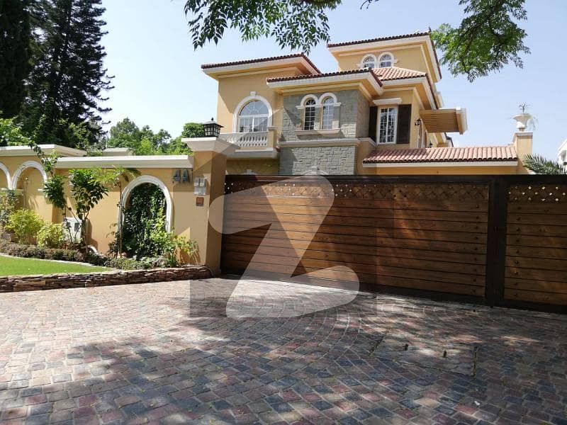 UPPER PORTION FOR RENT IN F-8