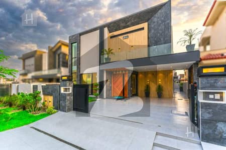 ڈی ایچ اے فیز 6 ڈیفنس (ڈی ایچ اے),لاہور میں 5 کمروں کا 1 کنال مکان 8.75 کروڑ میں برائے فروخت۔