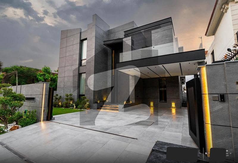 A Stunning 1-Kanal Residence in DHA Phase 7