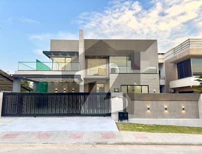 ڈی ایچ اے ڈیفینس فیز 2 ڈی ایچ اے ڈیفینس,اسلام آباد میں 7 کمروں کا 1 کنال مکان 3.0 لاکھ میں کرایہ پر دستیاب ہے۔