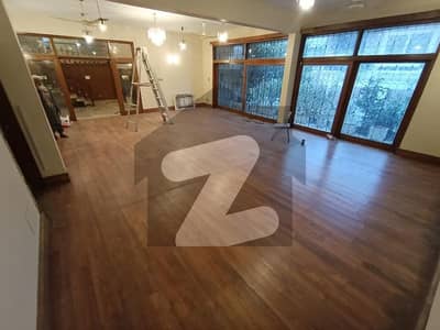 Independent House Available For Rent 1 Unit Style Having Big Garden Servant Quarter