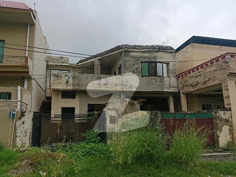 Old house 10 Marla double storey in Gulshanabad