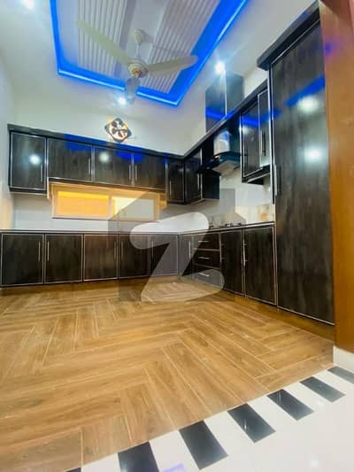 1O MARLA FIRST FLOOR HOT LOCATION