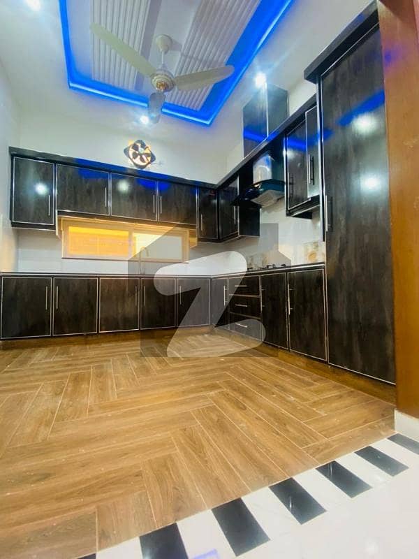 1O MARLA FIRST FLOOR HOT LOCATION 1O MARLA FIRST FLOOR HOT LOCATION