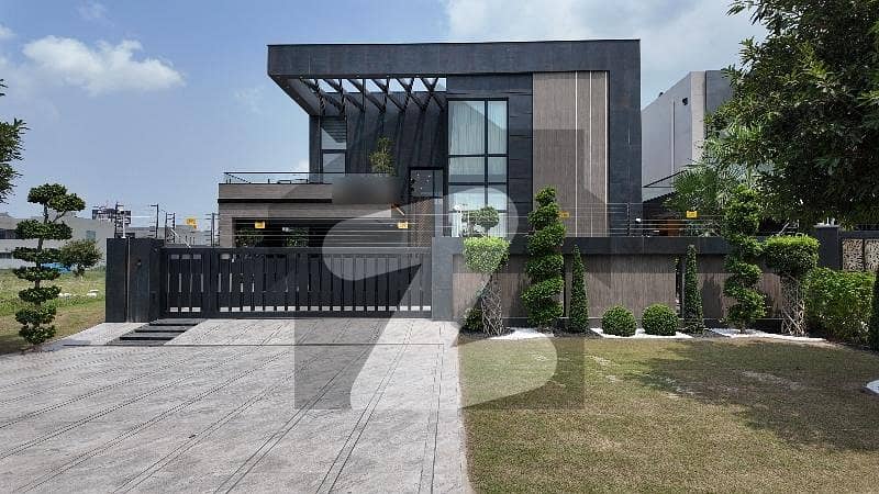 House For sale In Beautiful DHA Phase 8 - Block U