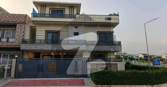 جی ۔ 13/3 جی ۔ 13,اسلام آباد میں 6 کمروں کا 14 مرلہ مکان 13.2 کروڑ میں برائے فروخت۔