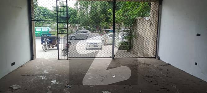 گلشنِ راوی لاہور میں 1 کمرے کا 12 مرلہ دکان 5.5 لاکھ میں کرایہ پر دستیاب ہے۔